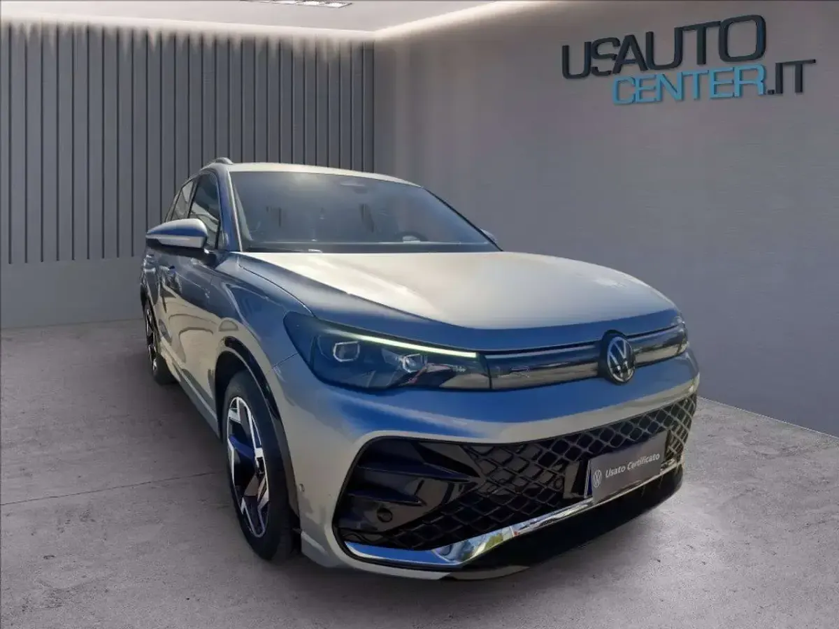 Usata VW Tiguan R-line 150 CV (110 kW) 2025 Dolomite silver metallizzato SUV