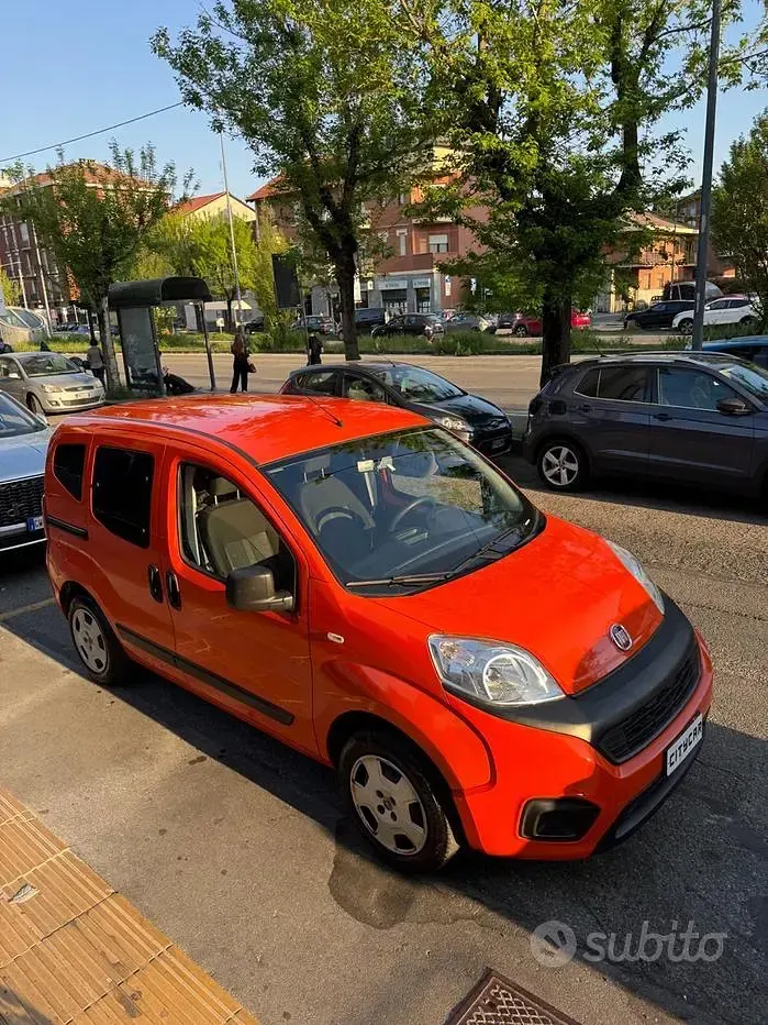 Usata Fiat Qubo Trekking 77 CV (56 kW) 2018 Arancione Monovolume