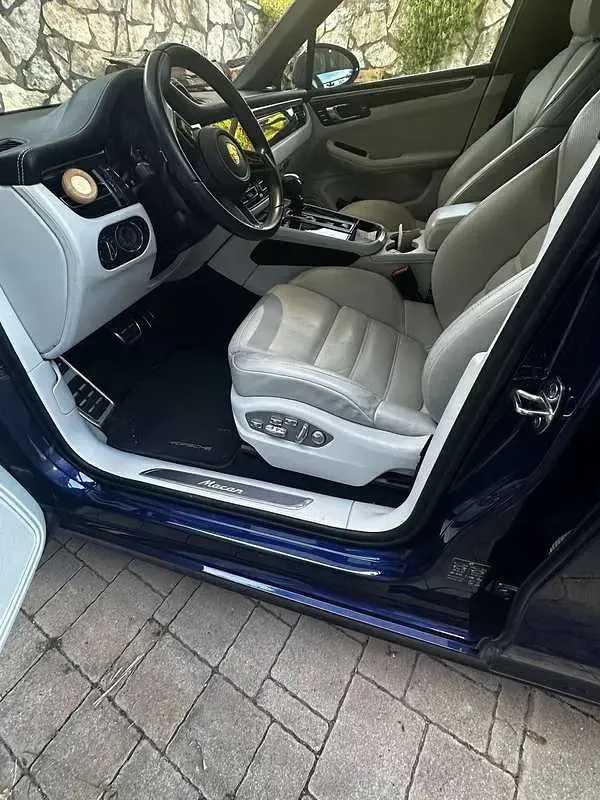 Usata Porsche Macan 265 CV (194 kW) 2023 Blu/azzurro SUV