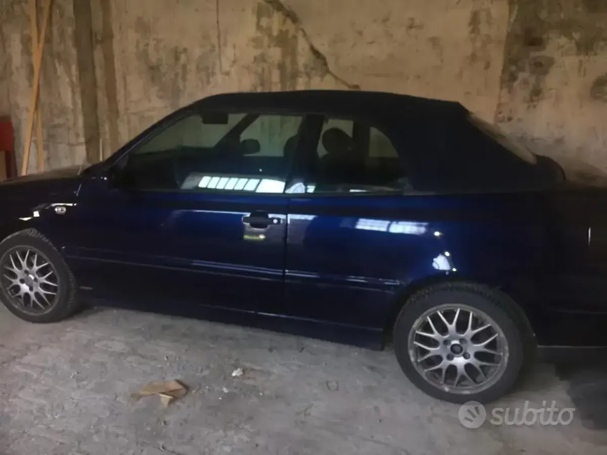 Usata VW Golf Cabriolet 101 CV (74 kW) 2000 Bluazzurro Cabrio