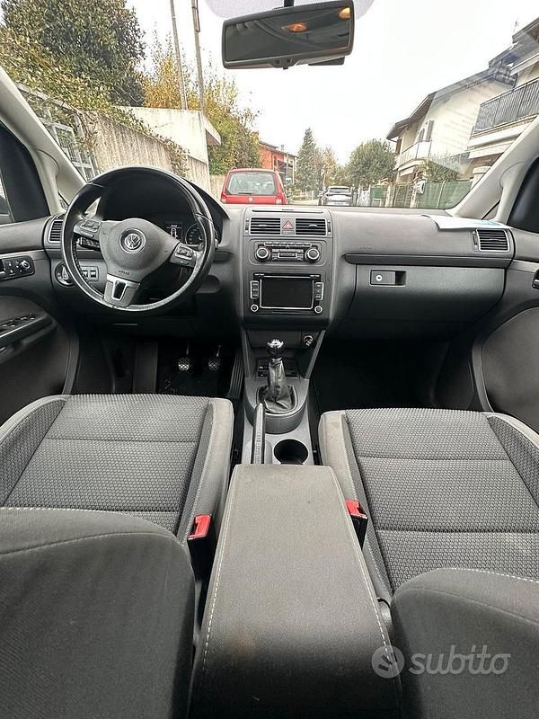 Grigio Usata 2011 VW Touran Monovolume | 9750 € - Immagine 1/4
