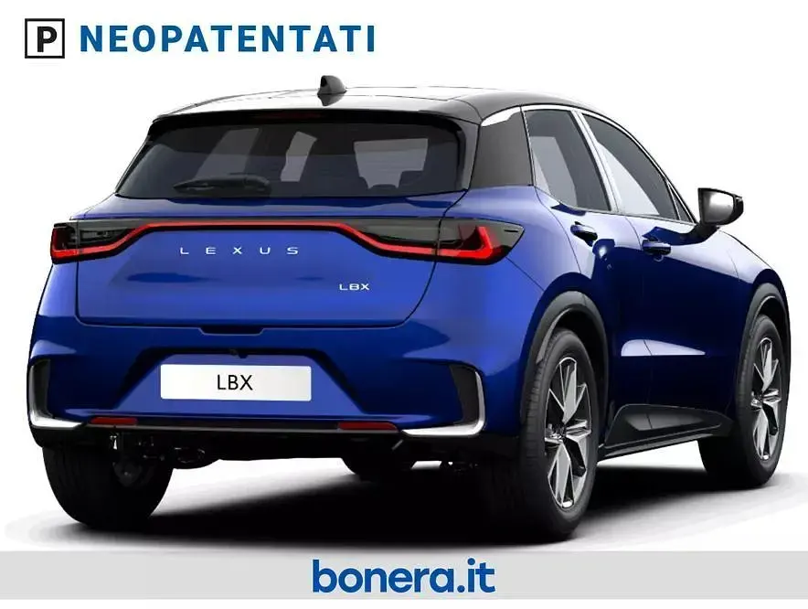 Nuova Lexus LBX 136 CV (100 kW) 2026 Blu SUV