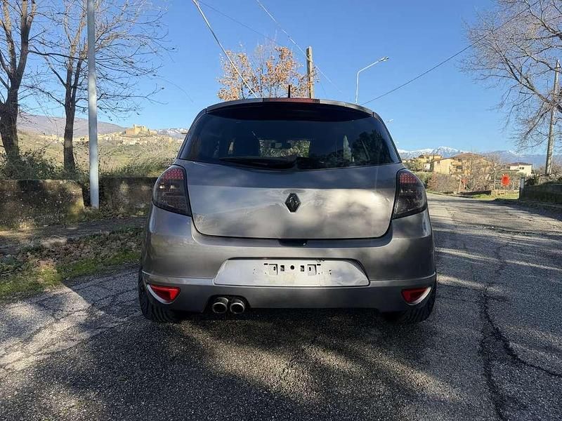Usata Renault Clio III 135 CV (99 kW) 2010 Berlina