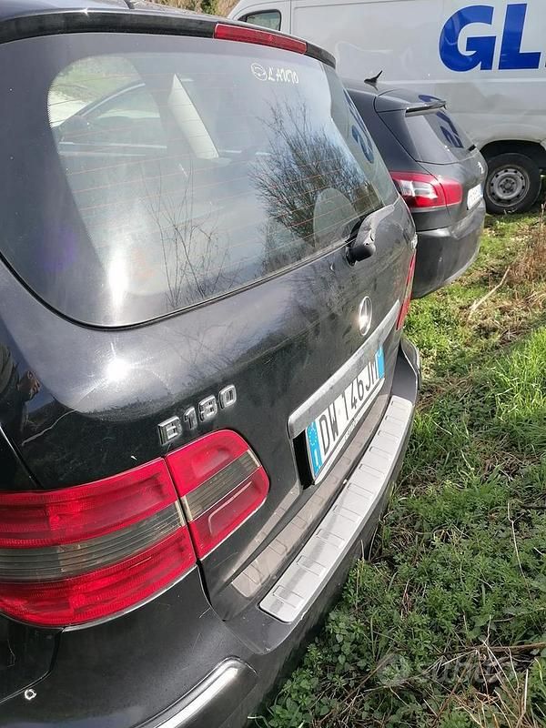 Usata Mercedes B180 2009 Nero Monovolume