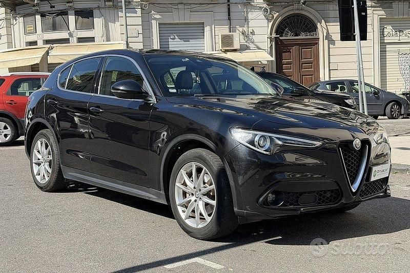 Usata Alfa Romeo Stelvio Super 210 CV (154 kW) 2017 Nero SUV