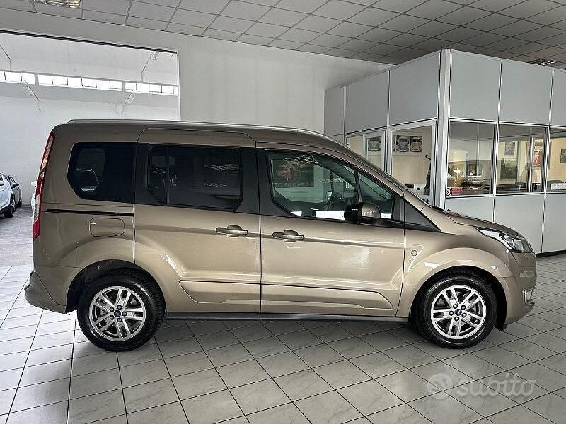 Usata Ford Tourneo Connect Titanium 120 CV (88 kW) 2020 Grigio Monovolume