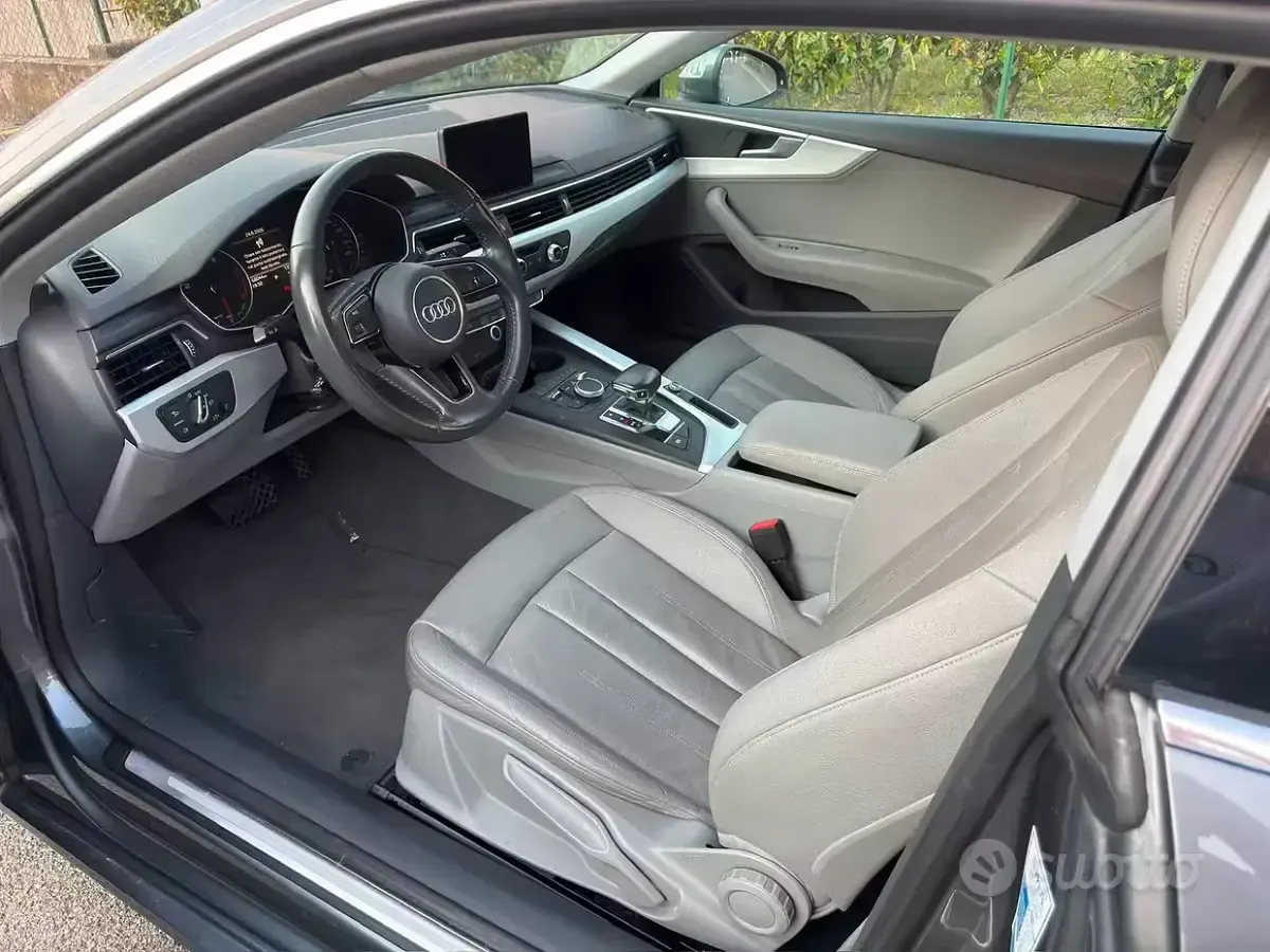 Usata Audi A5 190 CV (139 kW) 2017 Grigio Coupé