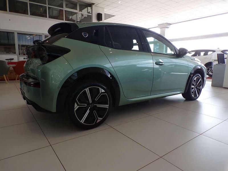 Usata Lancia Ypsilon 114 kW (156 CV) 2024 Verde giada Utilitaria