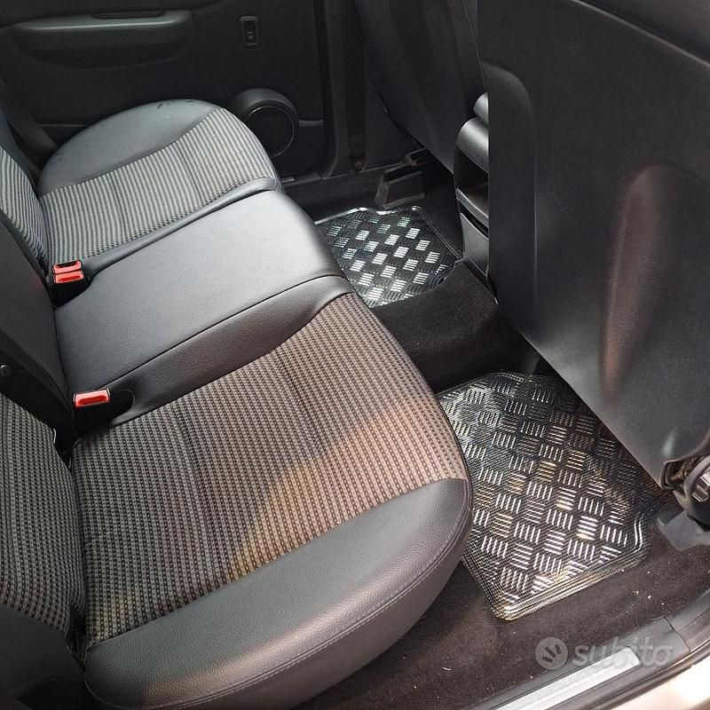 Usata Mercedes B200 140 CV (102 kW) 2008 Grigio Monovolume