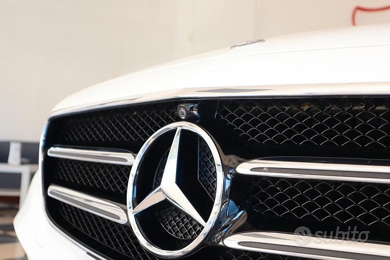 Usata Mercedes E220 Premium 194 CV (142 kW) 2016 Bianco Berlina