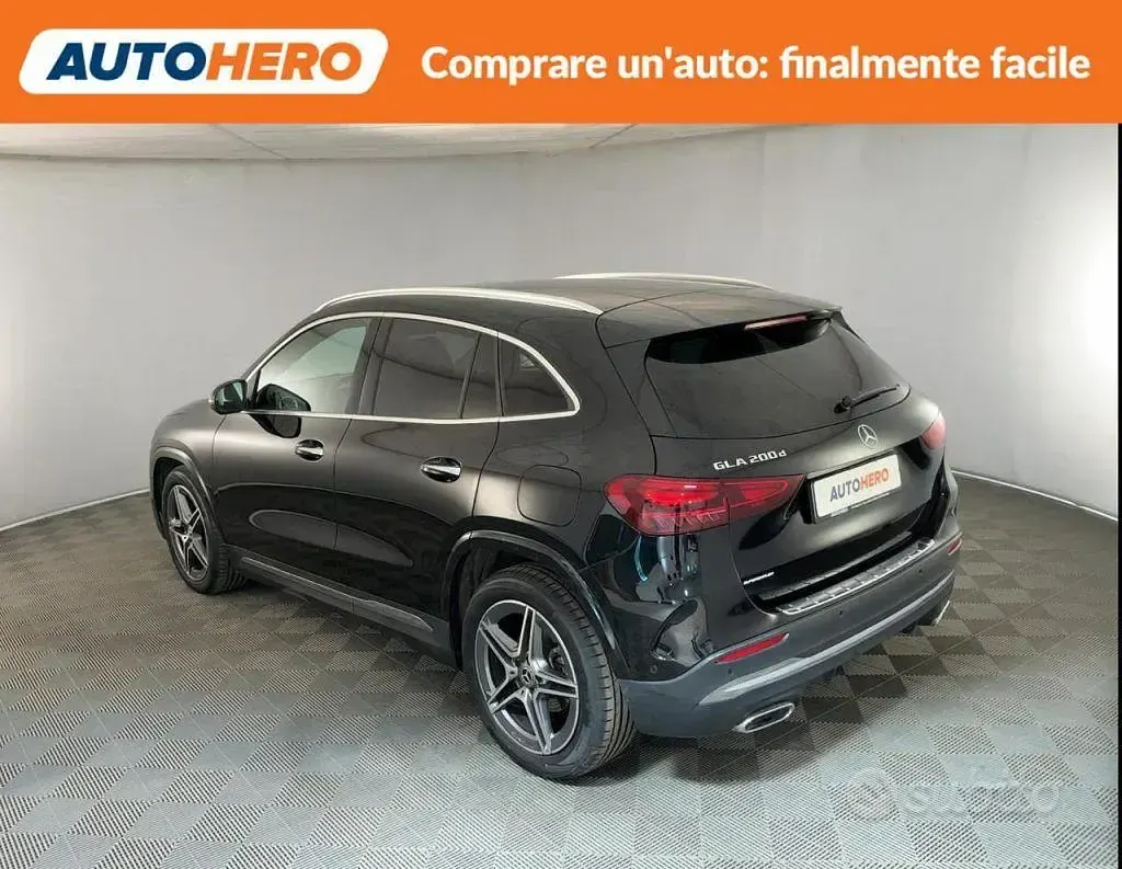 Usata Mercedes GLA200 AMG line 150 CV (110 kW) 2024 Nero SUV