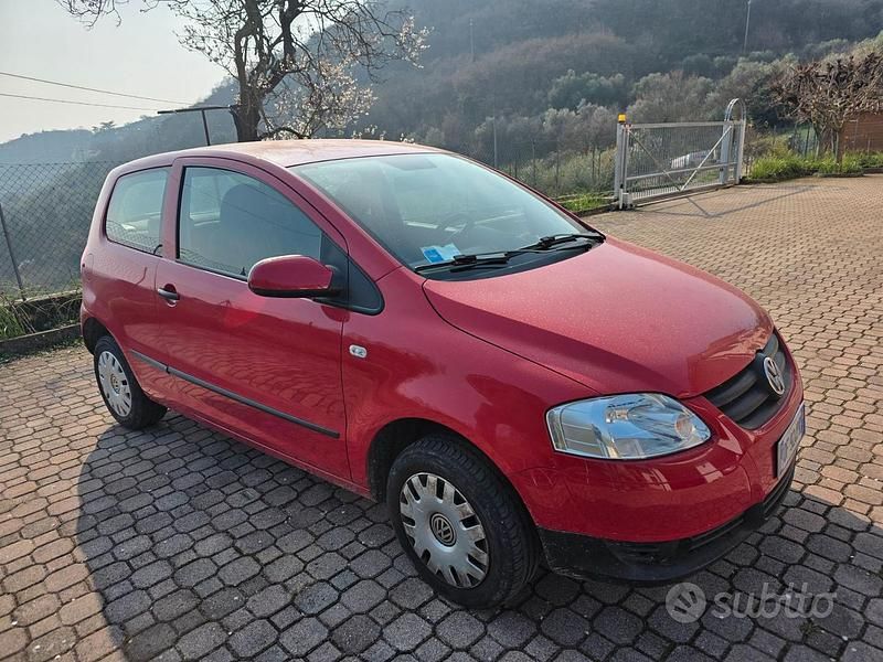 Usata VW Fox 54 CV (39 kW) 2006 Rosso Utilitaria