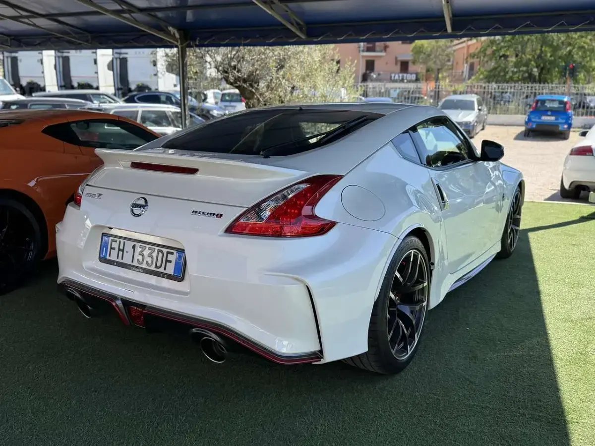 Usata Nissan 370Z Nismo 344 CV (253 kW) 2017 Bianco perla Coupé