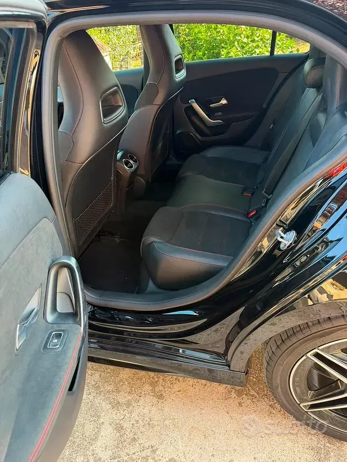 Usata Mercedes 180 116 CV (85 kW) 2019 Nero Berlina