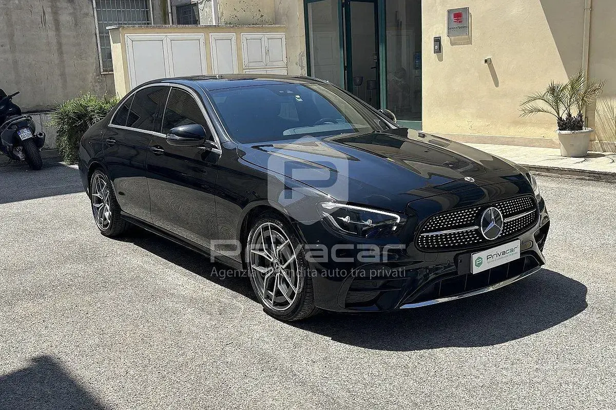 Usata Mercedes E220 194 CV (142 kW) 2022 Nero Berlina