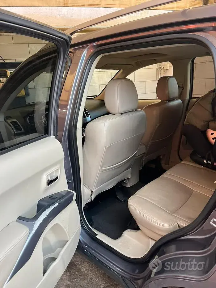 Usata Mitsubishi Outlander 140 CV (102 kW) 2008 Grigio SUV