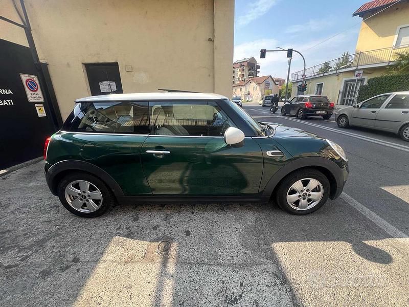 Usata Mini Cooper D 116 CV (85 kW) 2014 Verde Utilitaria