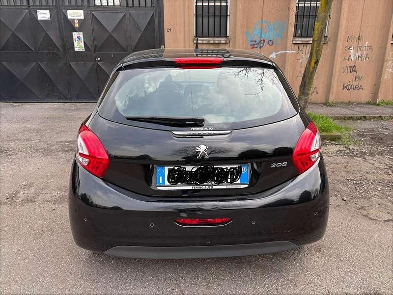 Usata Peugeot 208 68 CV (50 kW) 2015 Nero Utilitaria
