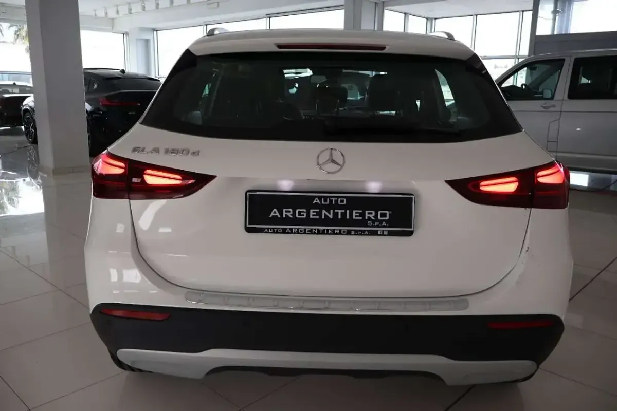 Usata Mercedes GLA180 Advanced 116 CV (85 kW) 2025 Bianco SUV