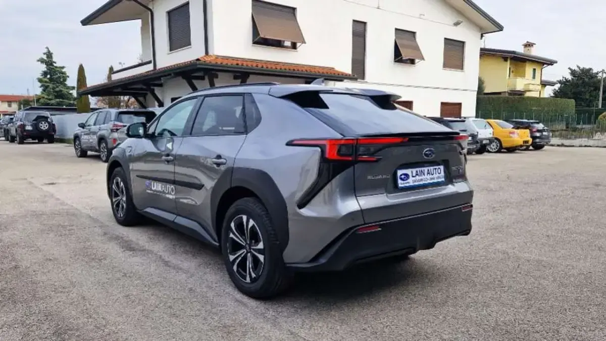 Usata Subaru Solterra 80 kW (109 CV) 2024 Grigio SUV
