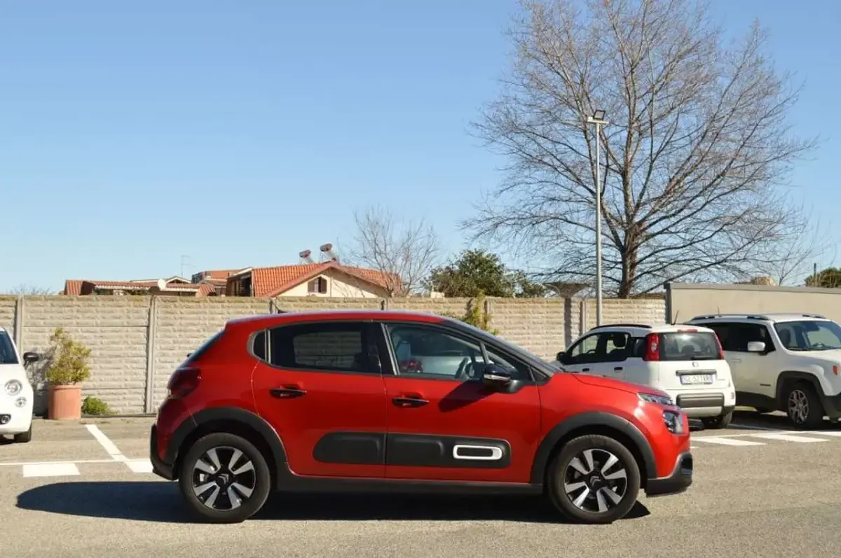 Usata Citroën C3 PureTech 110 CV (80 kW) 2024 Bordeaux Berlina