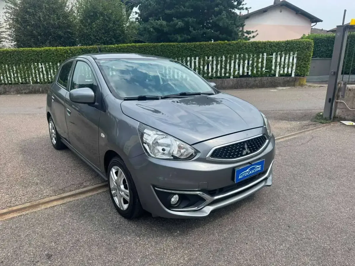 Usata Mitsubishi Space Star Invite 71 CV (52 kW) 2019 Grigio Utilitaria