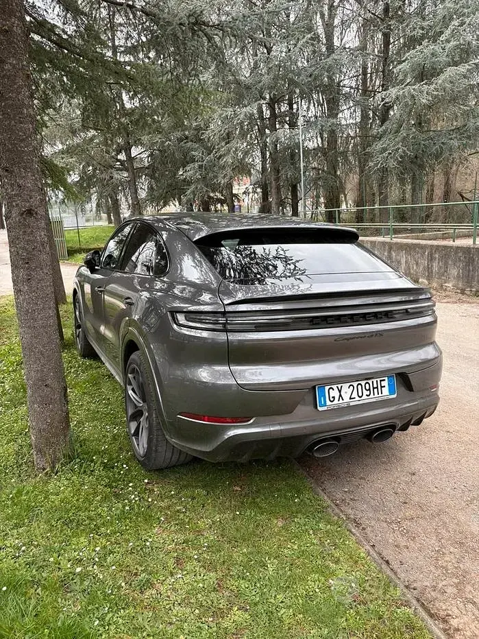 Usata Porsche Cayenne GTS 500 CV (367 kW) 2025 Grigio SUV
