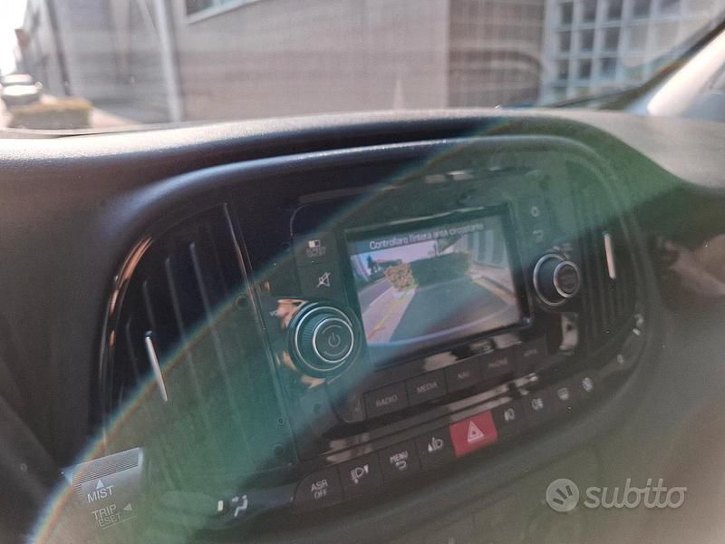 Usata Fiat Doblò 105 CV (77 kW) 2020 Bianco Monovolume