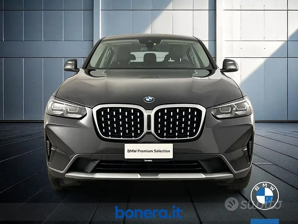 Usata BMW X4 Efficient Dynamics 184 CV (135 kW) 2022 Nero SUV