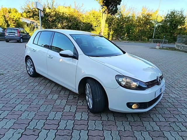 Usata VW Golf VI Highline 140 CV (102 kW) 2010 Bianco Utilitaria
