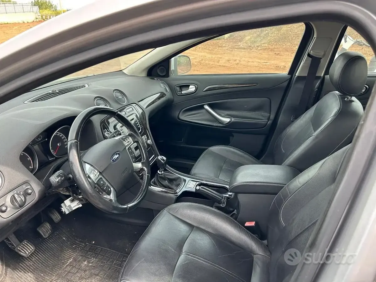 Usata Ford Mondeo Titanium 116 CV (85 kW) 2010 Grigio Berlina