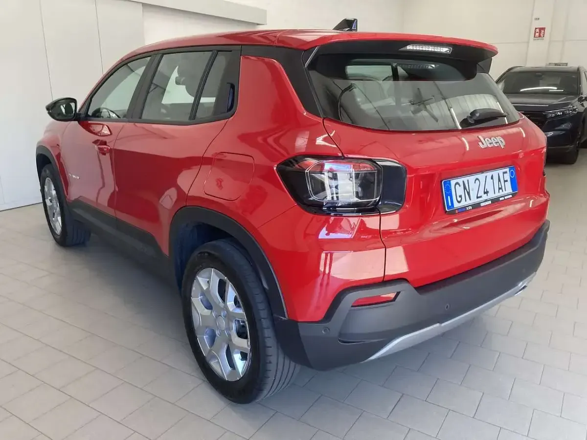 Usata Jeep Avenger Altitude 101 CV (74 kW) 2023 Rosso SUV