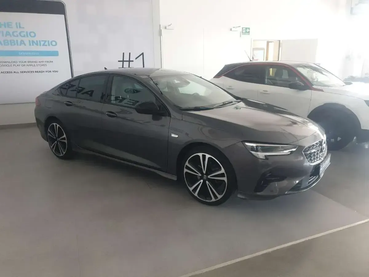 Usata Opel Insignia GS Line 174 CV (127 kW) 2022 Grigio Station wagon