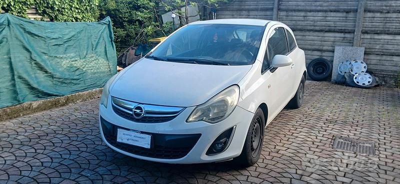 Usata Opel Corsa 85 CV (62 kW) 2013 Bianco Utilitaria