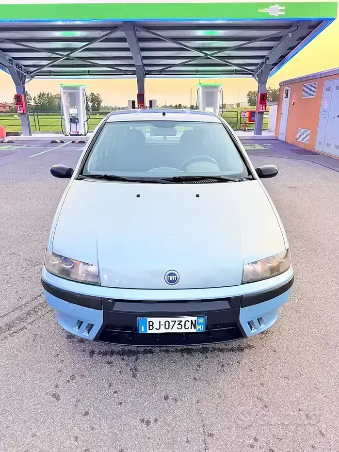 Usata Fiat Punto 60 CV (44 kW) 2001 Utilitaria