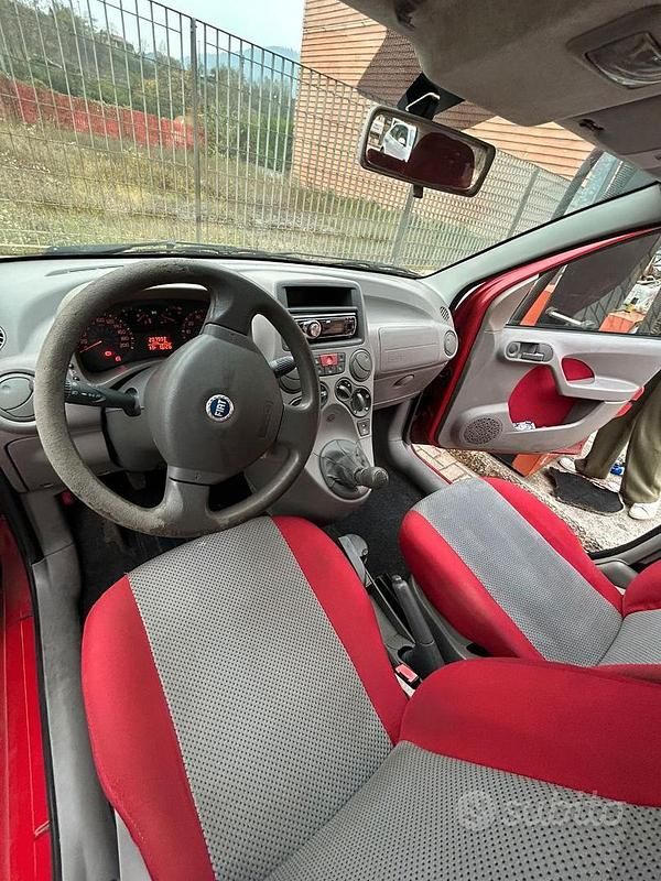 Usata Fiat Panda 4x4 69 CV (50 kW) 2006 Rosso Utilitaria