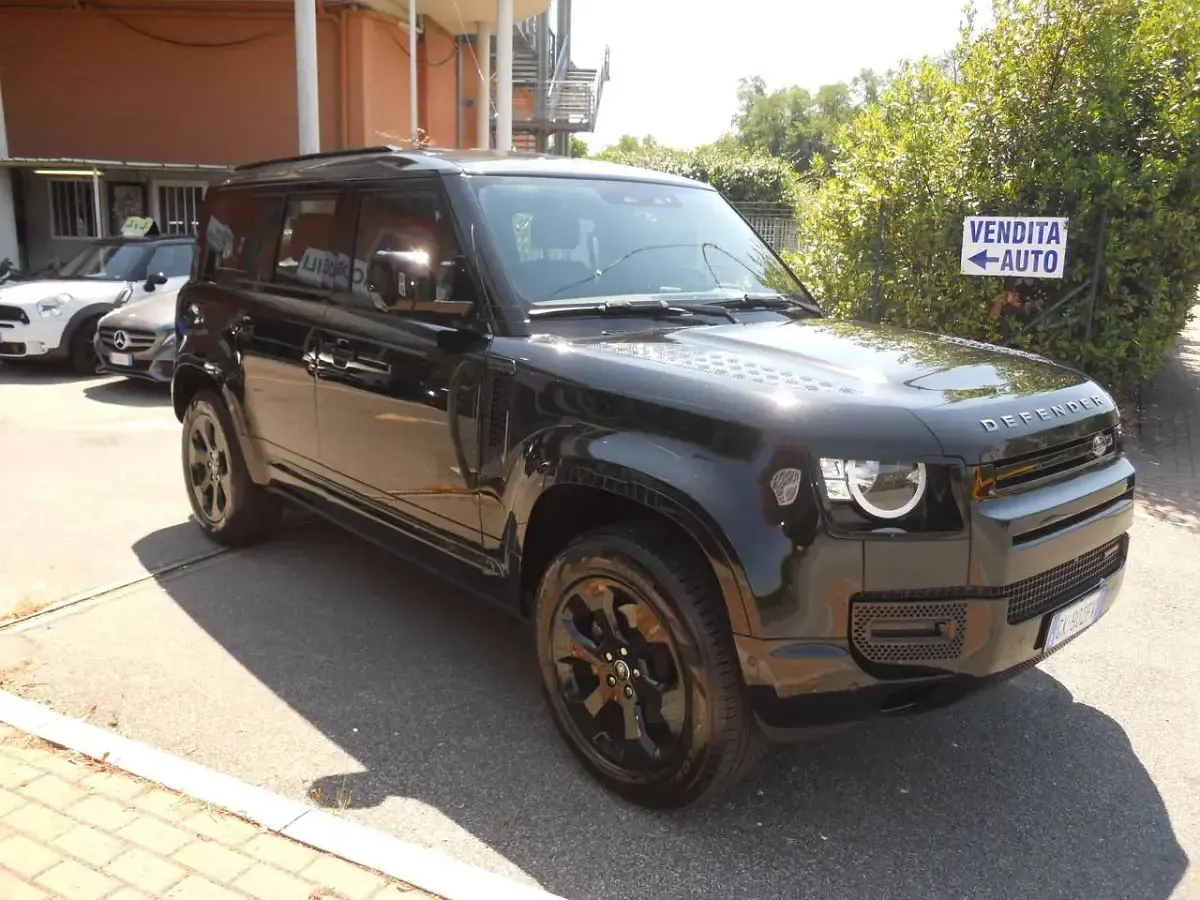 Usata Land Rover Defender SE Dynamic 200 CV (147 kW) 2022 Nero SUV