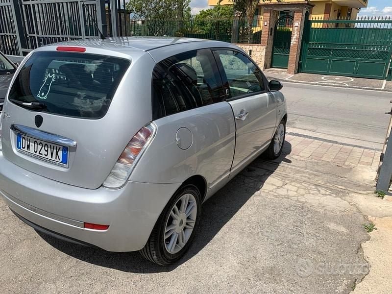 Usata Lancia Ypsilon 77 CV (56 kW) 2009 Grigio Utilitaria