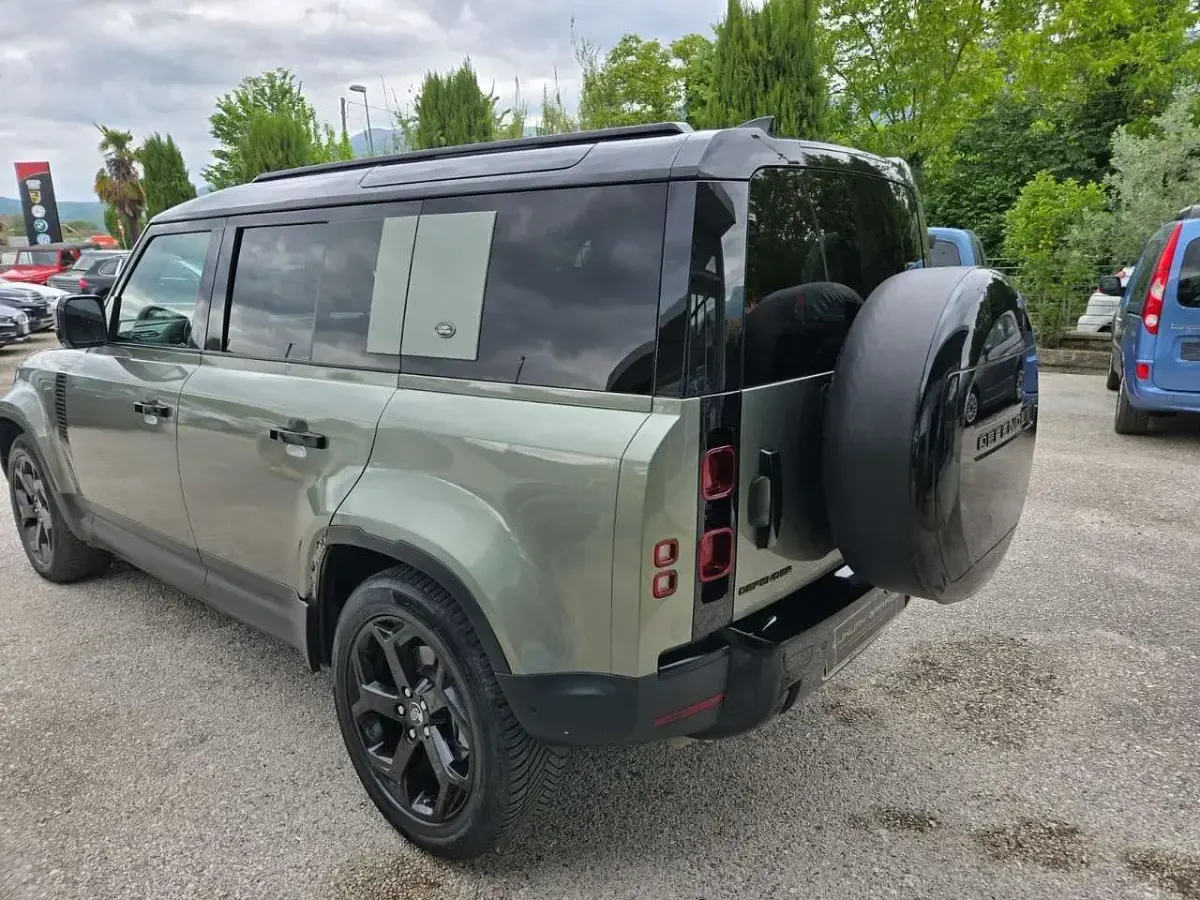 Usata Land Rover Defender HSE 200 CV (147 kW) 2020 Verde SUV