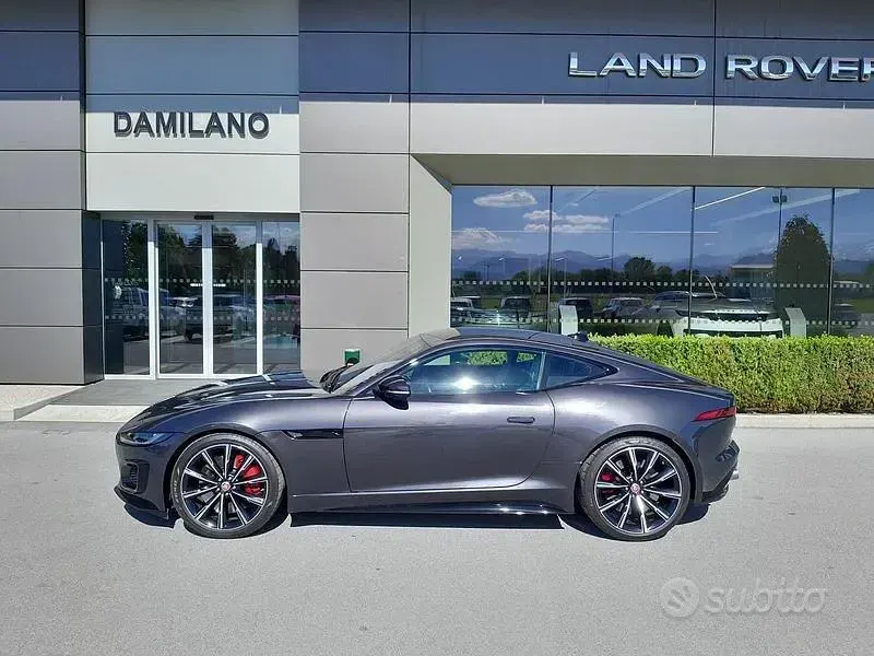 Usata Jaguar F-Type R 575 CV (422 kW) 2021 Grigio Coupé