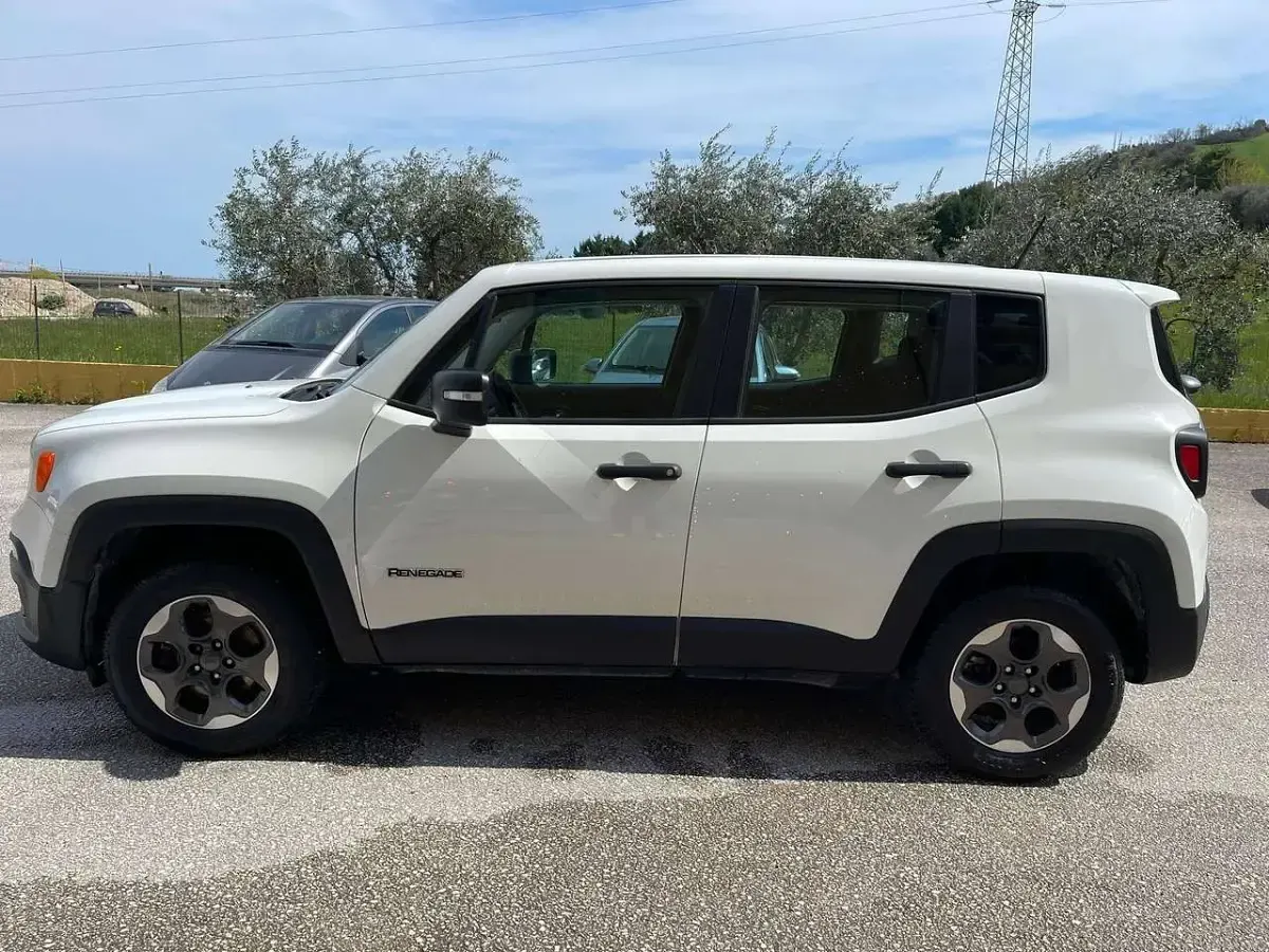 Usata Jeep Renegade Sport 120 CV (88 kW) 2017 Bianco SUV