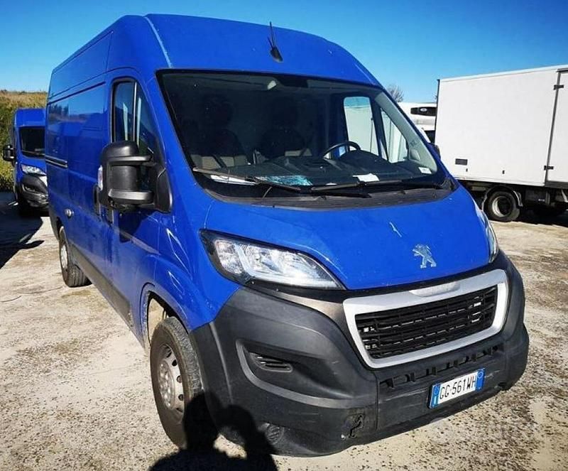 Usata Peugeot Boxer S 140 CV (102 kW) 2021 Blu / pastello Furgone