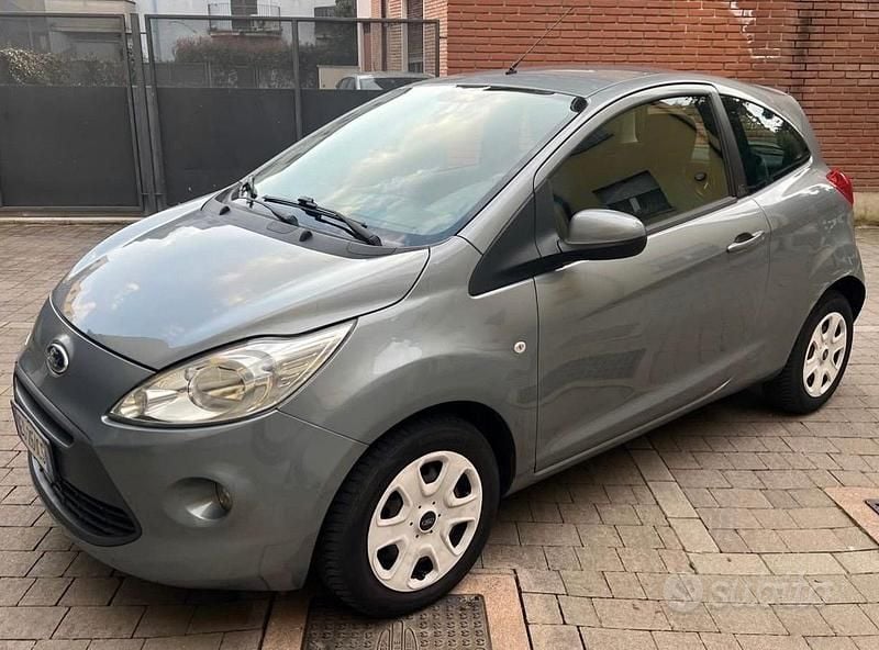 Usata Ford Ka Titanium 69 CV (50 kW) 2013 Grigio Utilitaria