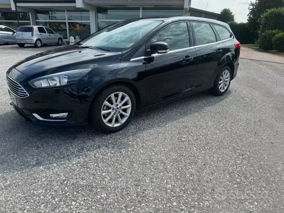 Usata Ford Focus Titanium 120 CV (88 kW) 2015 Nero Station wagon