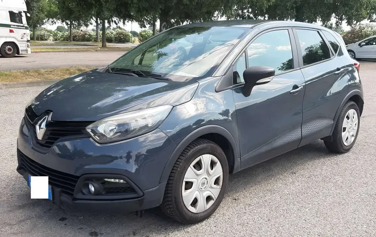 Usata Renault Captur 90 CV (66 kW) 2015 Grigio SUV