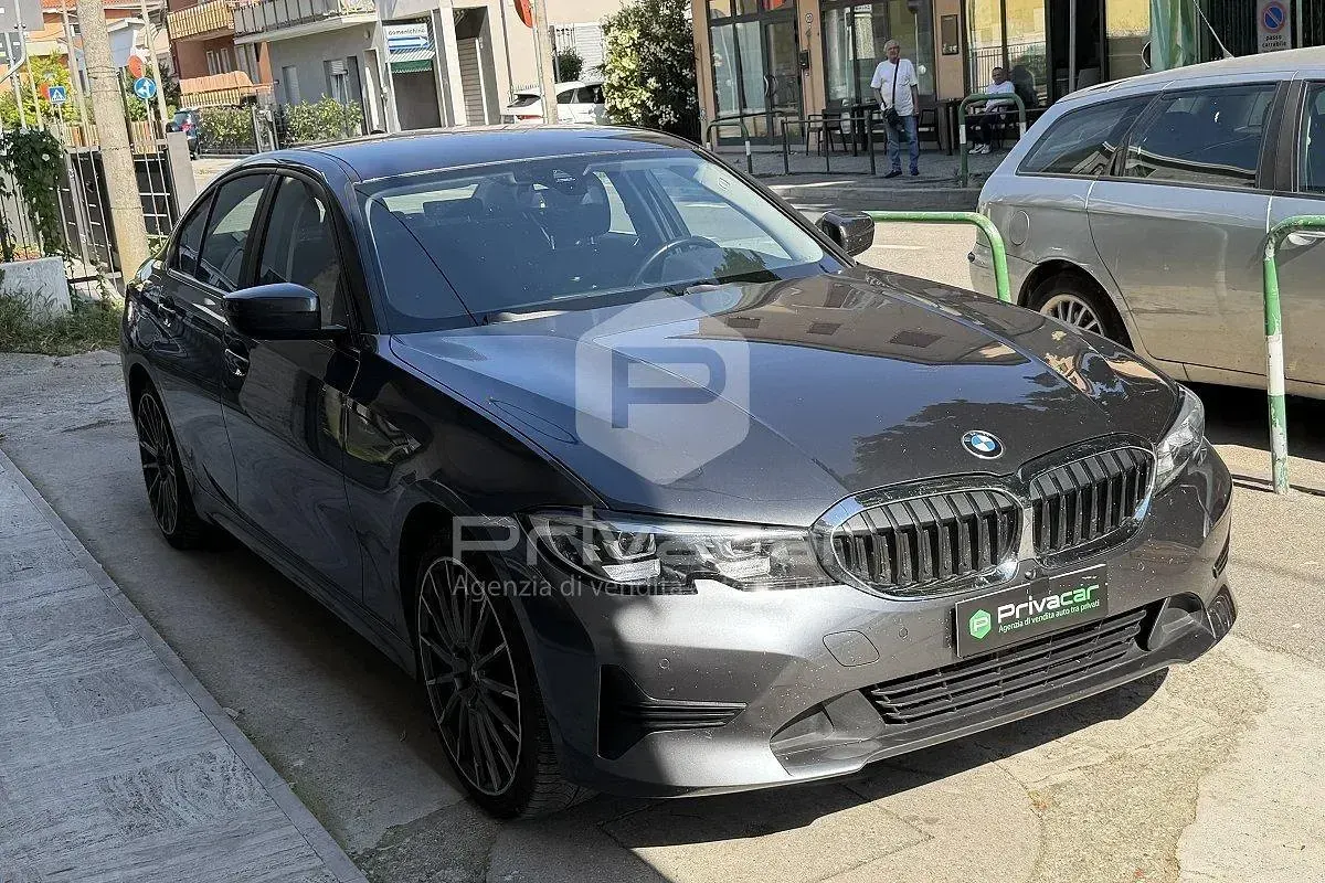 Usata BMW 320 Sport Line 190 CV (139 kW) 2021 Grigio Berlina
