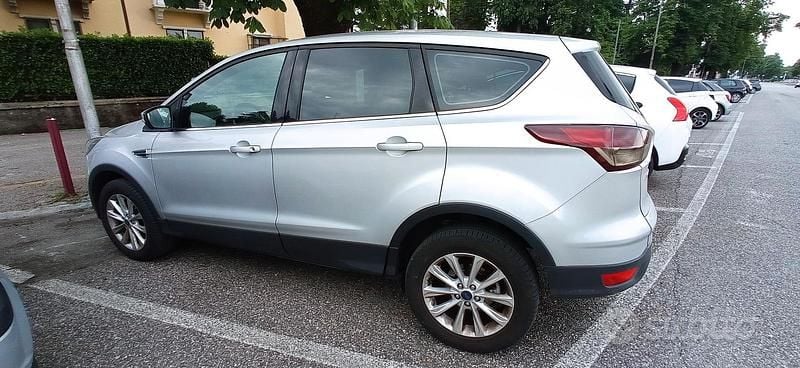 Gebraucht Ford Kuga 150 PS (110 kW) 2017 Grau SUV