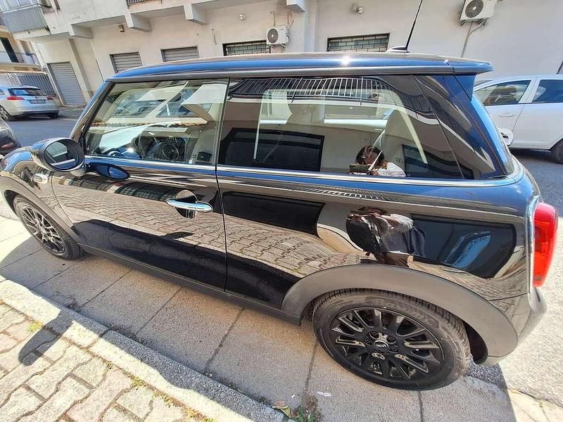 Usata Mini ONE 102 CV (75 kW) 2019 Nero Utilitaria