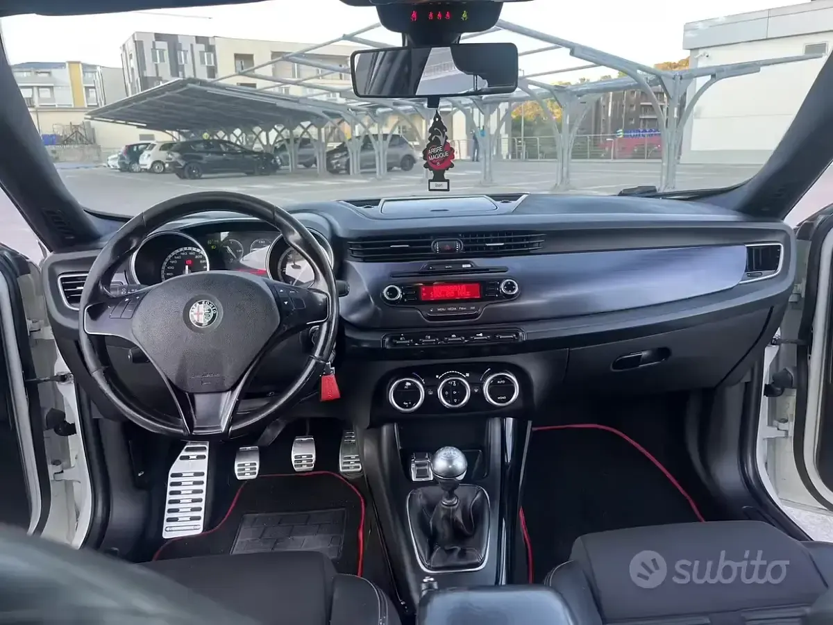 Usata Alfa Romeo Giulietta 170 CV (125 kW) 2012 Utilitaria