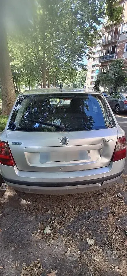 Usata Fiat Stilo 101 CV (74 kW) 2005 Grigio Berlina